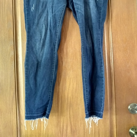 Skinny Jeans - Picture 2 of 4